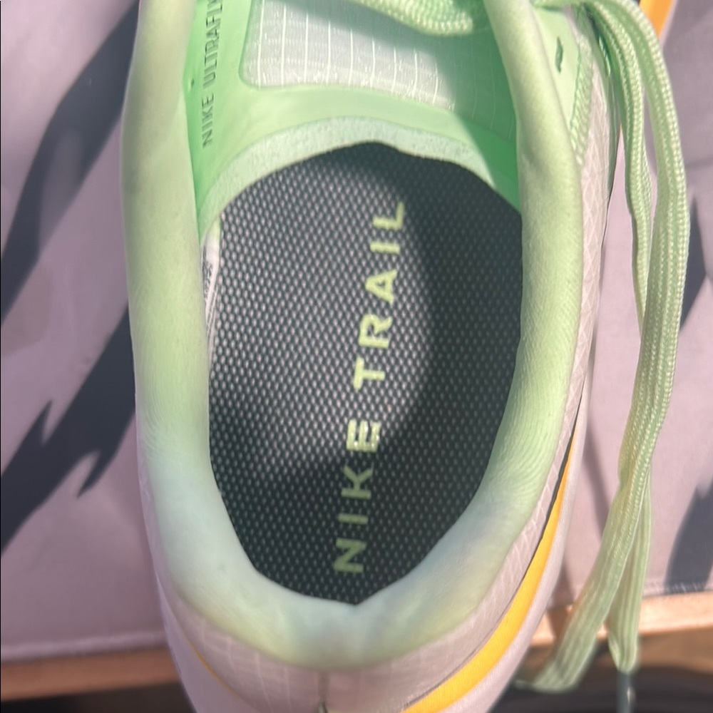 Nike ZoomX Running Shoes - Vibrant Design - Picture 5 of 5